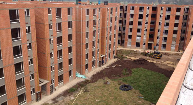 1.020 familias de Soacha reciben este jueves subsidios de Vivienda para ahorradores Vipa y otras 348 reciben casas gratis