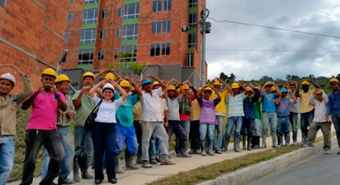 En lo corrido del ano la produccion de cemento gris presento un incremento de 102 alcanzando mas de 10 millones de toneladas