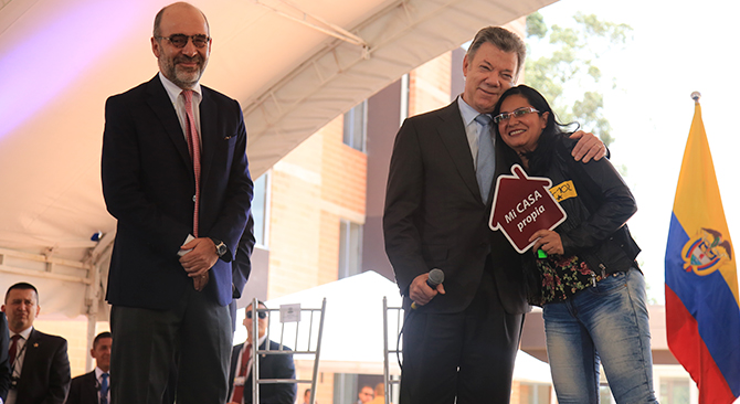 Presidente Santos y Minvivienda sortearan manana 368 casas gratis en Atlantico