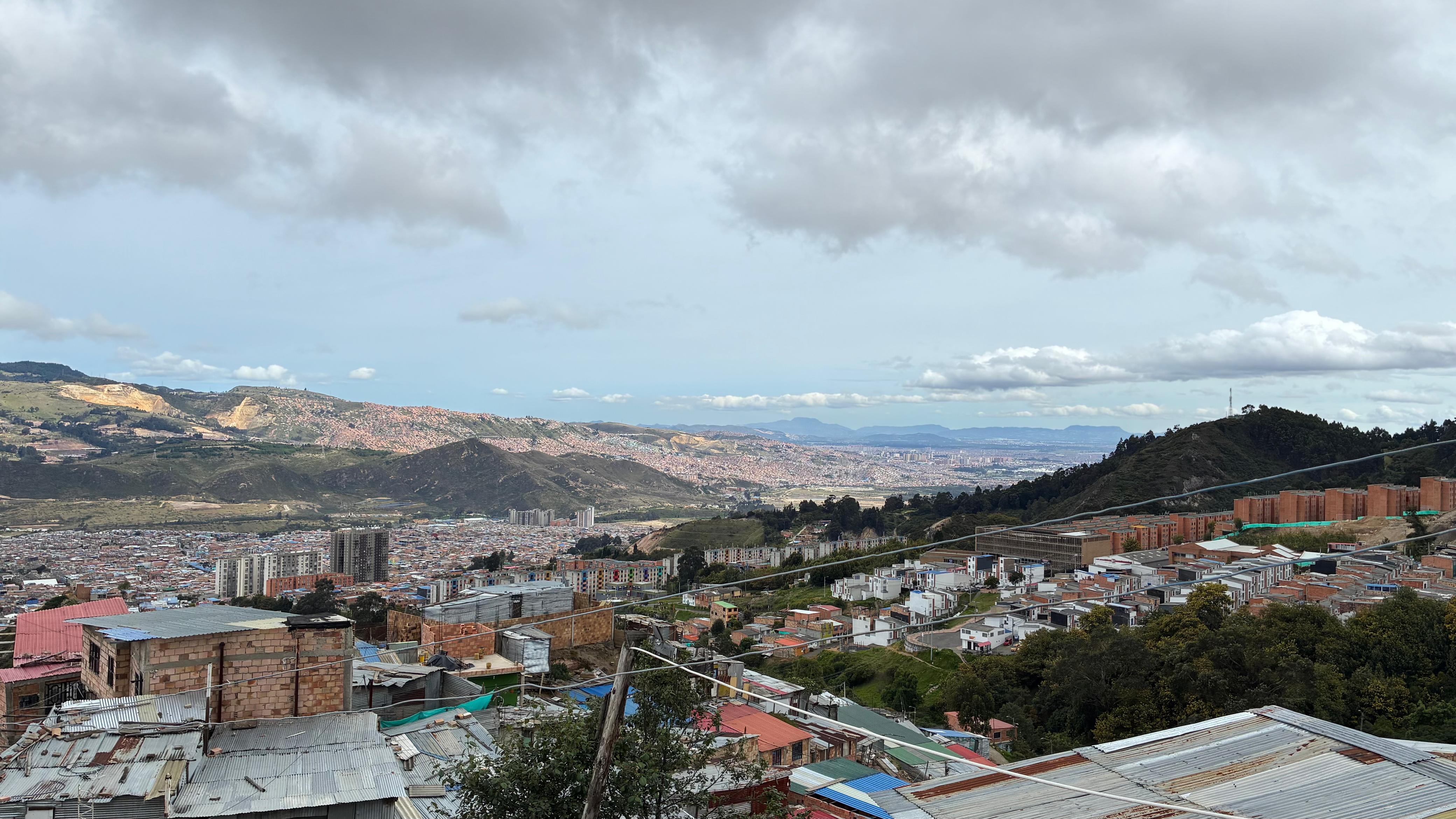 FOTOGRAFIA  INVERSIONES PARA SOLUCIONES HABITACIONALES EN BOGOTÁ 01