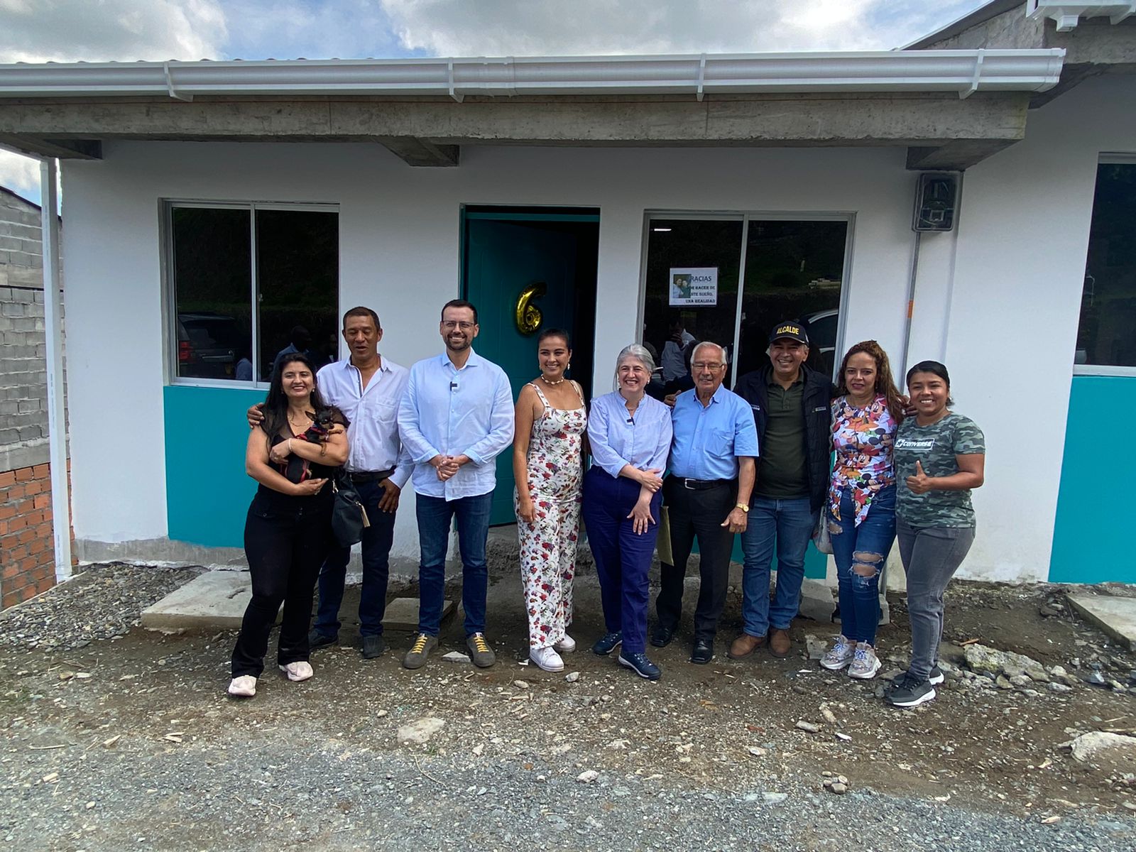 Ministra de Vivienda, Ciudad y Territorio visitó Chinchiná para referenciar proyecto de autoconstrucción de vivienda. Foto: Archivo prensa (MVCT)