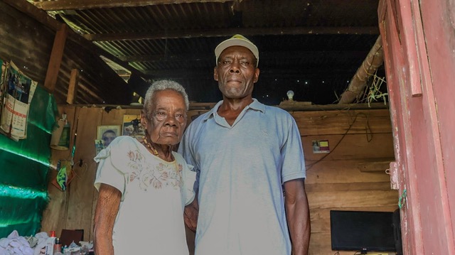 FOTOGRAFIA ENTREGA DE SUBSIDIO PARA MEJORAMIENTOS DE VIVIENDA EN TADO CHOCO 01