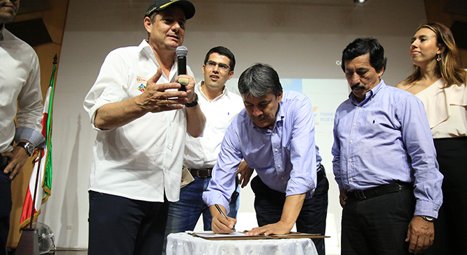 Gobierno firma nuevos convenios para llevar agua potable y alcantarillado para mas habitantes de Santander y Meta