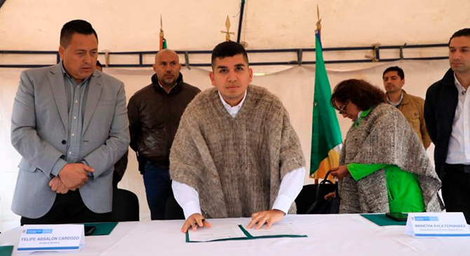 Minvivienda le cumple a Aquitania con la primera piedra del alcantarillado de aguas lluvias en Aquitania Boyaca