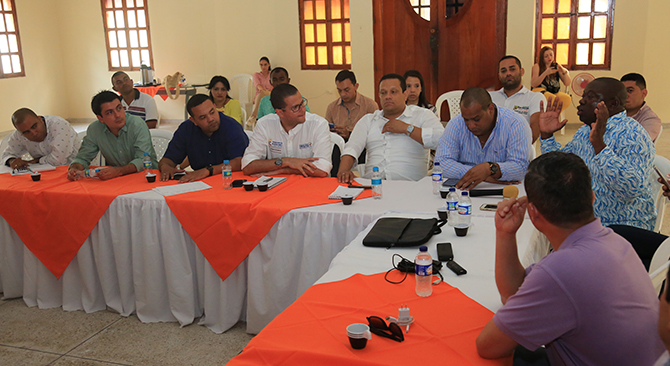 Minvivienda continua maraton por La Guajira para llevar soluciones de vivienda y agua
