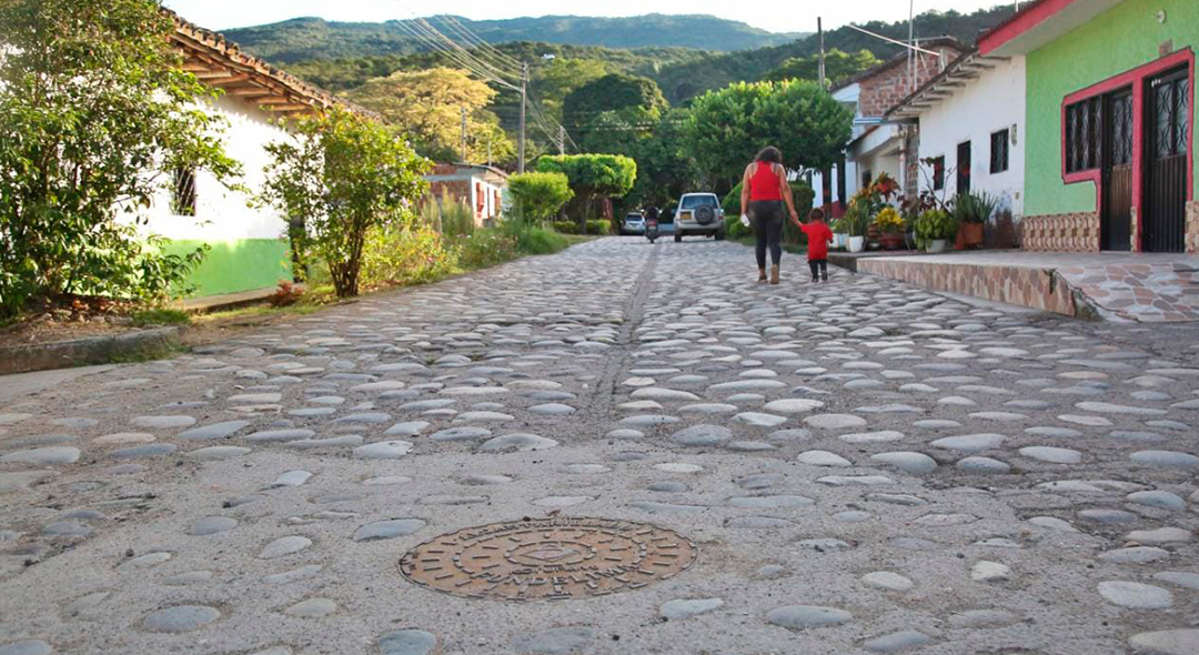 Los barrios Majo, Eulogio Durán, Villa Canadá, Futuro Paicol, Las Palmeras, El Prado, Régulo Suárez y Centro contarán con un mejor servicio de alcantarillado. Foto: Sharon Durán (MVCT).