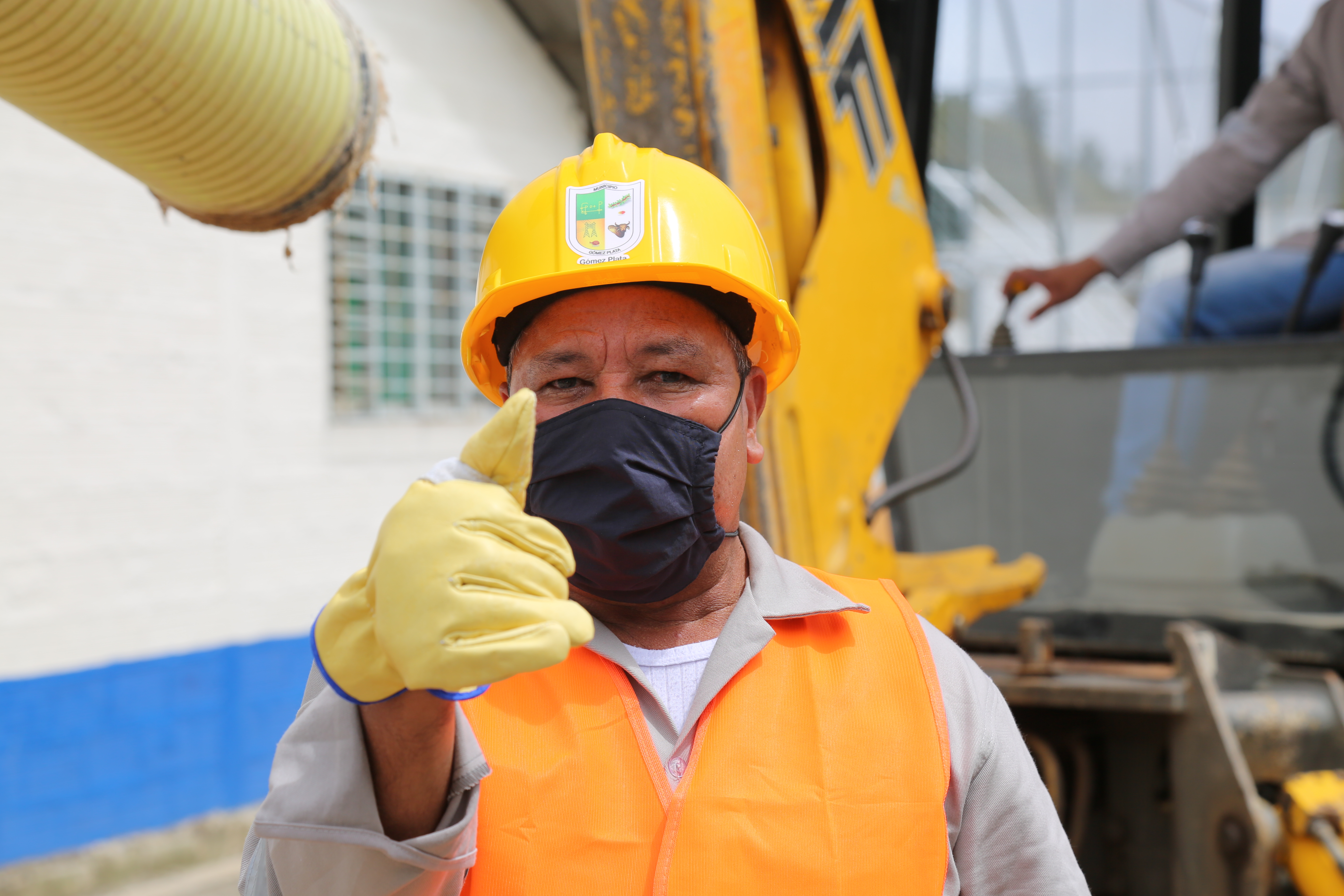 Fotografía de contratista de obras de agua y saneamiento en Antioquia