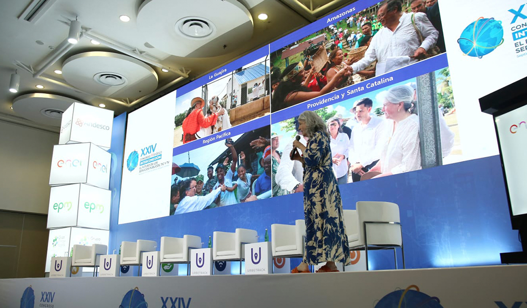 La ministra de Vivienda, Catalina Velasco, durante su intervención en el Congreso de Andesco, en Cartagena. Foto: Sharon Durán (MVCT)