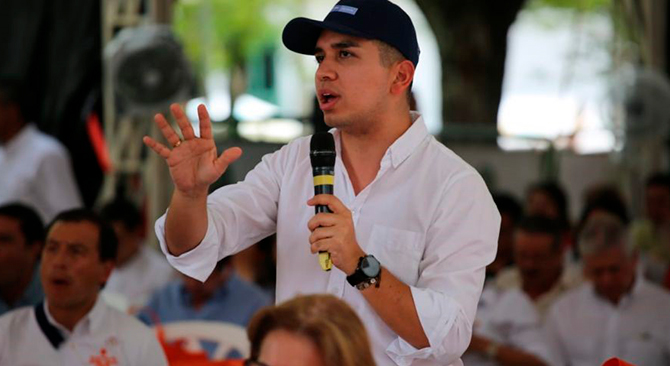 El Ministro de Vivienda anuncio acciones para brindar soluciones de agua potable y vivienda para el municipio de Barichara