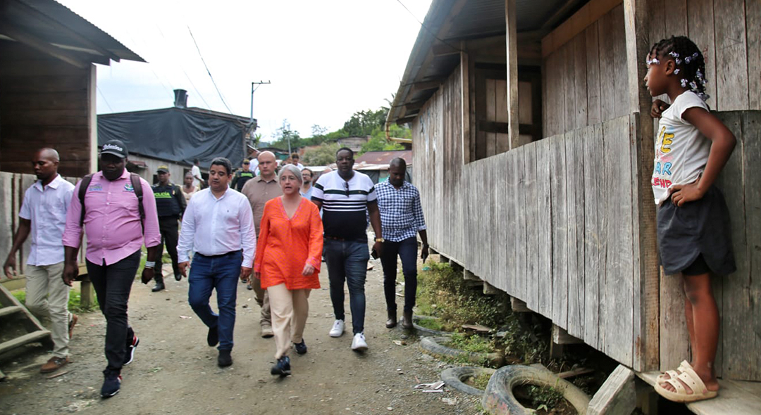 Recorrido de la ministra de Vivienda por Istmina y Río Quito, Chocó. Foto: Sharon Durán (MVCT)