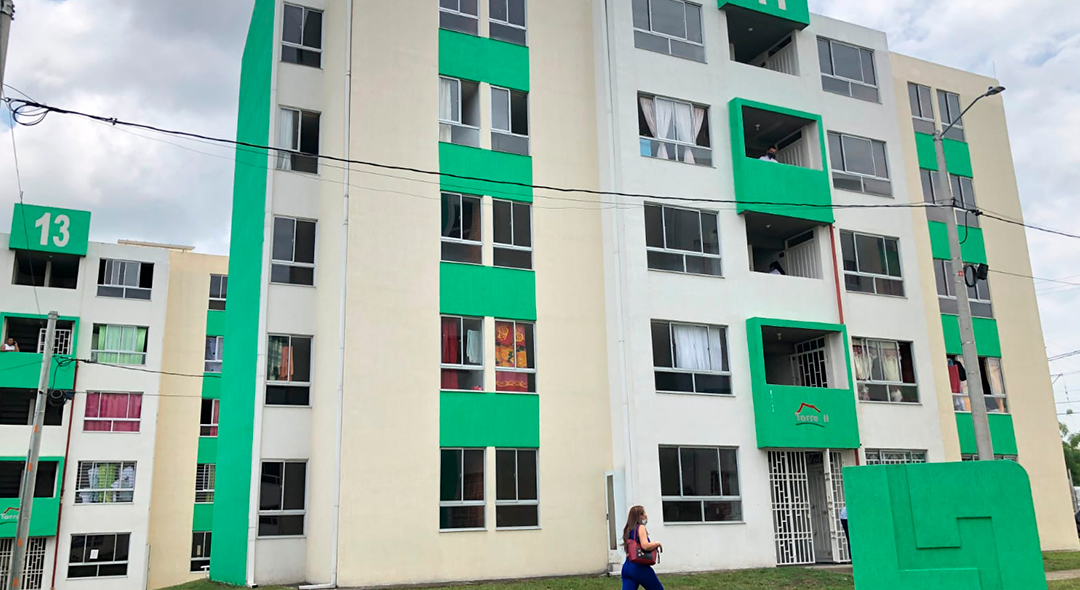 Gracias a los subsidios del Gobierno Nacional, las familias recibieron una ayuda de $20 millones para el cierre financiero de su vivienda. Foto: Cortesía Alcaldía de Neiva