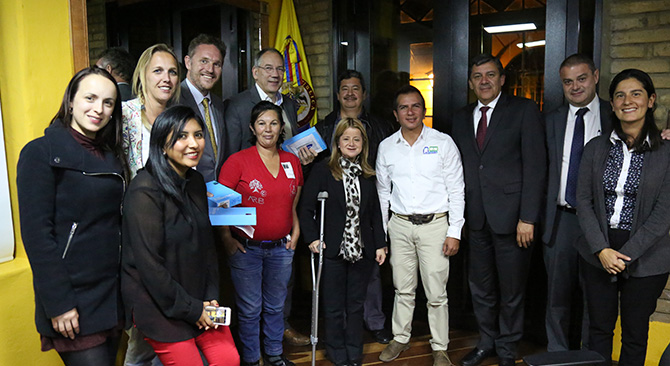 Minvivienda y Holanda entregan software para productividad de recicladores