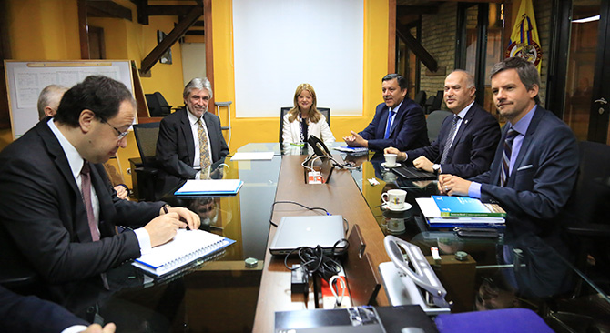Minvivienda BID y Banco Mundial evaluan inversiones para el Pacifico