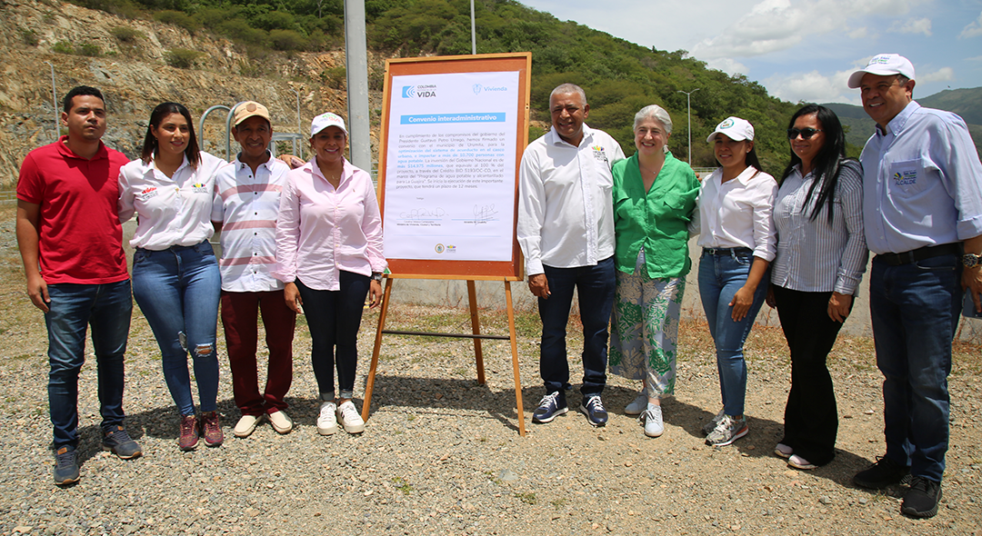 Ministra de Vivienda firma convenios para la ejecución de diversos proyectos de agua potable, saneamiento básico y viviendas dignas en el departamento. Foto: Sharon Duran (MVCT)