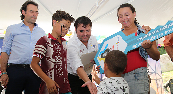 Jaime Pumarejo se estrena en Minvivienda con 434 casas gratis para Medellin