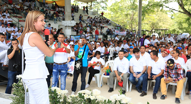 Que nadie se quede en la casa el 2 de octubre todos a votar por la Paz Elsa Noguera
