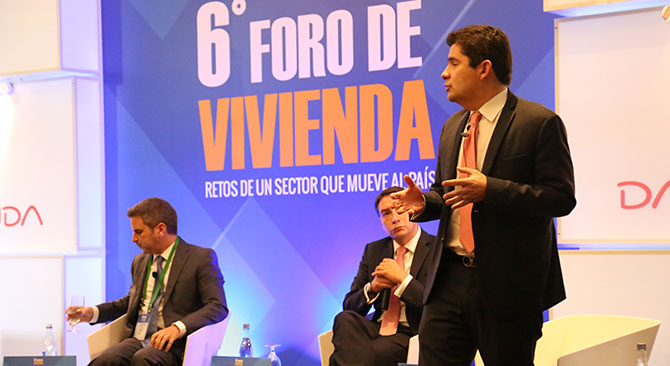 MinVivienda hace urgente llamado a la administracion distrital para poner al dia el sector de vivienda en Bogota