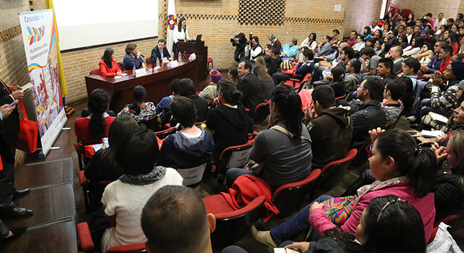 Despues de cumplir con las 100 mil viviendas gratis trabajamos por construir barrios con oportunidades Minvivienda