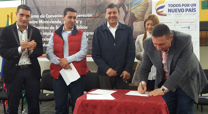 Viceministerio de agua equipara los banos de mas de mil casas en Narino