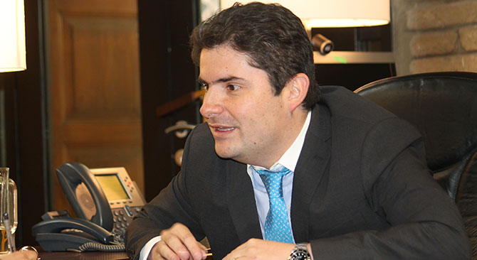 Minvivienda es el segundo mejor ministro segun los empresarios del pais