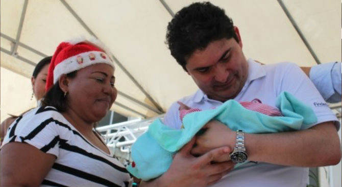 Gracias a los grandes logros de vivienda y agua en el 2014 construimos una Colombia mas equitativa y en paz Minvivienda