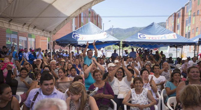 Minvivienda-cierra-ano-con-entrega-de-viviendas-para-384-familias-ahorradoras-en-Girardot