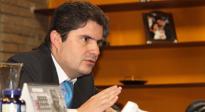 Ministro de Vivienda conocera nueva tecnica de construccion desarrollada por la Universidad de Medellin