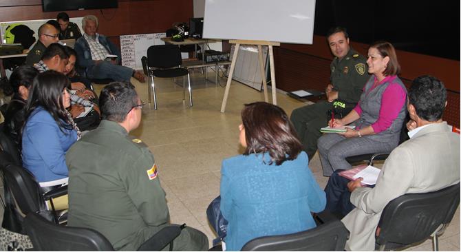 Beneficiarios de viviendas gratis en Soacha participaron en jornada de acompanamiento social liderada por Minvivienda