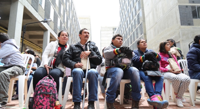Minvivienda participo en la mesa de acompanamiento social para familias beneficiadas con viviendas gratis en Bogota