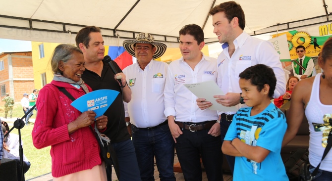 Con la vivienda construimos un pais con mejores oportunidades Minvivienda desde Antioquia