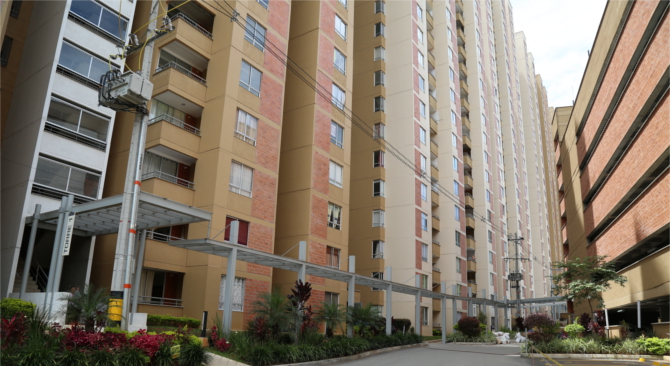 Dos familias antioqueñas reciben hoy subsidio y crédito del programa Mi Casa Ya