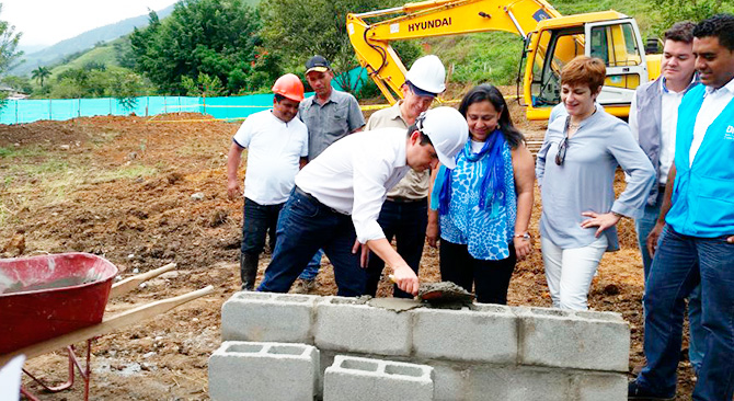 “Estamos trabajando con los mejores para la reconstrucción de Salgar”