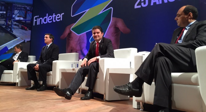 Ministro Luis Felipe Henao interviene en el panel Mas alla de las fronteras organizado por Findeter