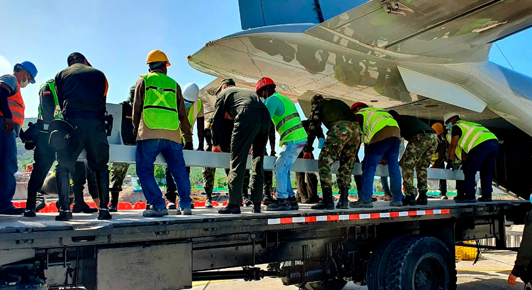 Descargue de la planta desalinizadora en Providencia. Foto: Dirección de Política y Regulación (MVCT)