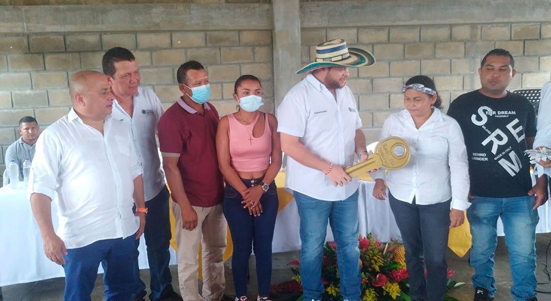 Familias beneficiadas con viviendas gratis en Ciénaga de Oro - Córdoba. Foto: archivo prensa (MVCT)