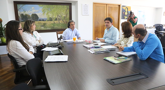 Minvivienda anuncia que entregará en las próximas semanas 25 proyectos de vivienda en Antioquia y abrirá nueva convocatoria en noviembre