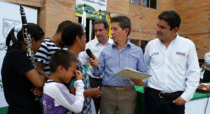 Un total de 180 familias en extrema pobreza de Antioquia reciben hoy una casa gratis