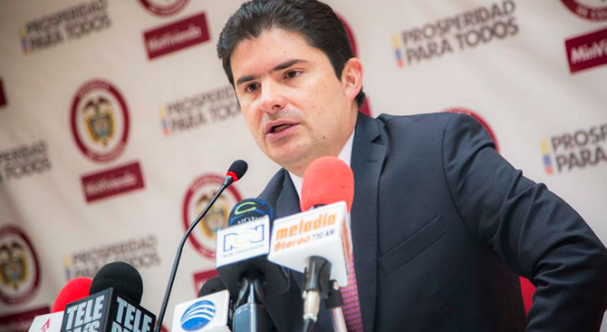 Es un buen momento para comprar vivienda nueva Ministro Henao Cardona
