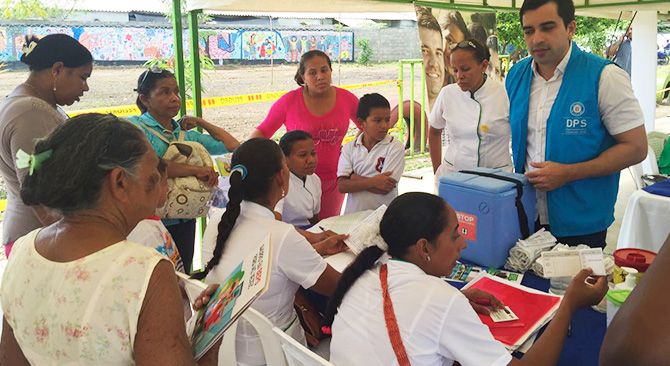 En feria de servicios beneficiarios de viviendas gratis en Monteria le apostaron a la paz