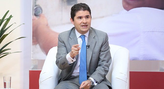 3 millones 22 mil colombianos estaban ocupados en el sector de construccion y actividades inmobiliarias en octubre de 2015 Minvivienda