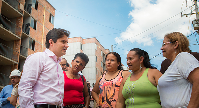 Cerca de 2.400 familias vulnerables de Bello, Antioquia, tendrán casa propia