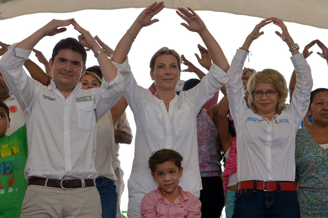 Minvivienda entrego hoy 38 casas gratis a las familias que perdieron sus hijos en la tragedia de Fundacion