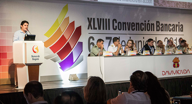 Ministro Henao Cardona destaca participación de la banca en políticas de vivienda en el país
