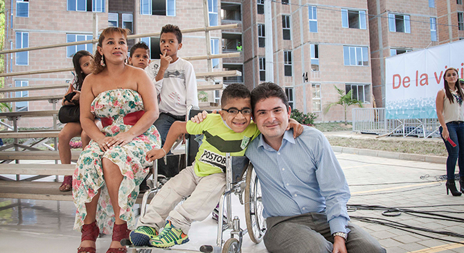 Ministro de Vivienda, Luis Felipe Henao Cardona, sorteará mañana miércoles 606 viviendas gratis en Medellín