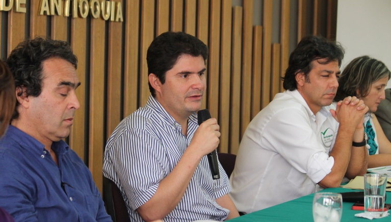 Minvivienda les cumple a los antioqueños con vivienda, agua y saneamiento básico