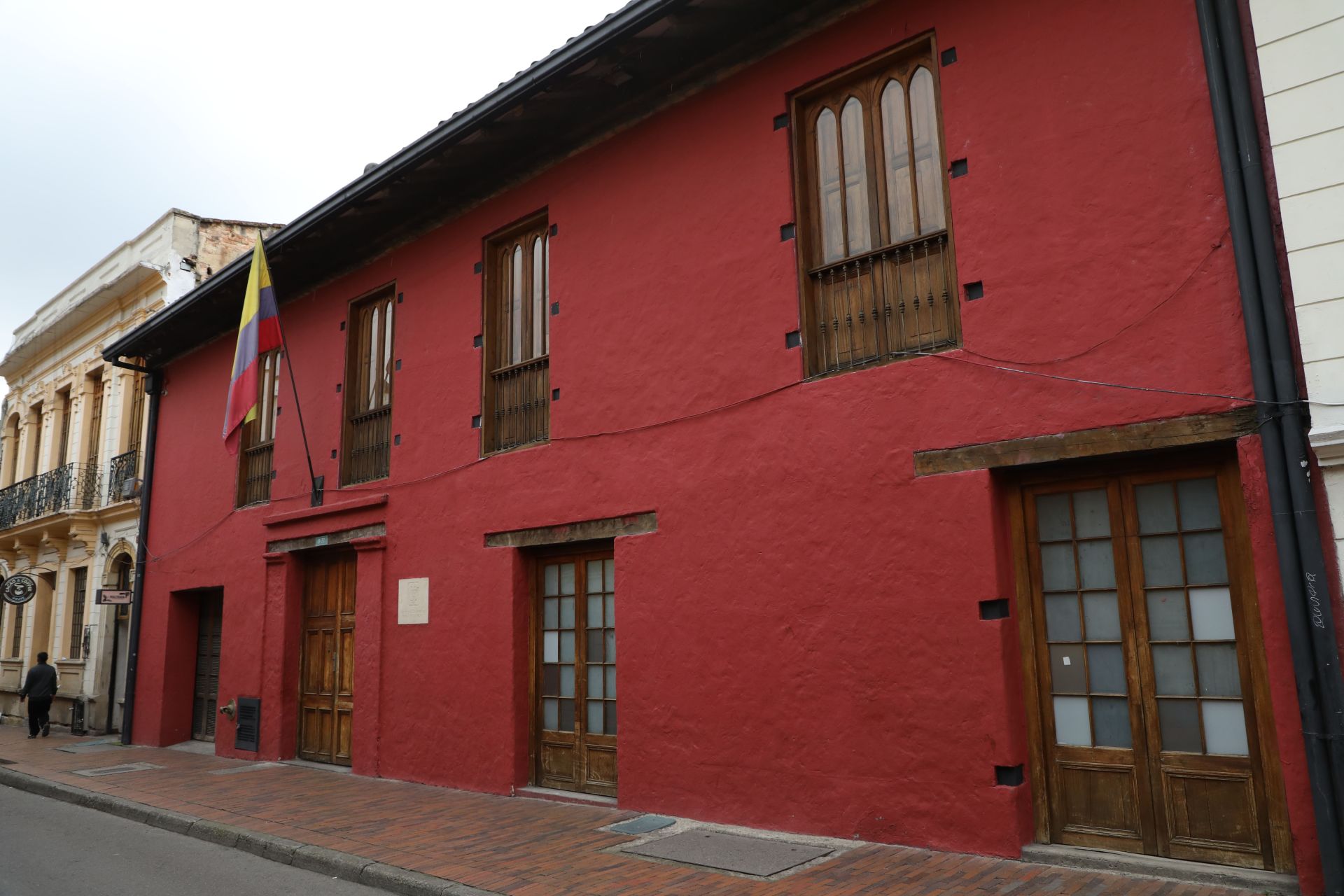 FOTOGRAFIA COMUNICADO MINVIVIENDA ADVIERTE SOBRE FLASAS GESTIONES