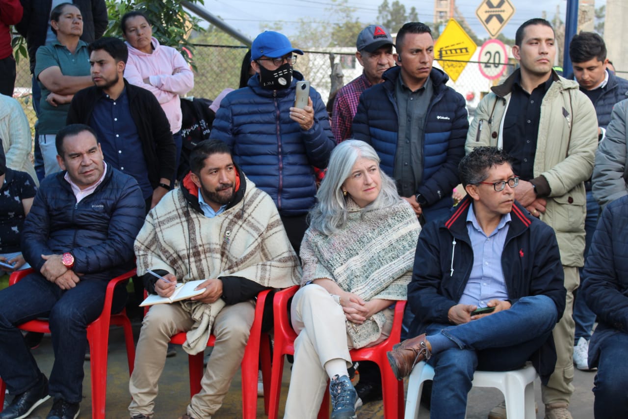 En Boyacá, la ministra Catalina Velasco dijo que se debe invertir en infraestructura para contrarrestar la problemática generada por los residuos y que se trabajará en equipo. Foto: Dania Asprilla (MVCT).