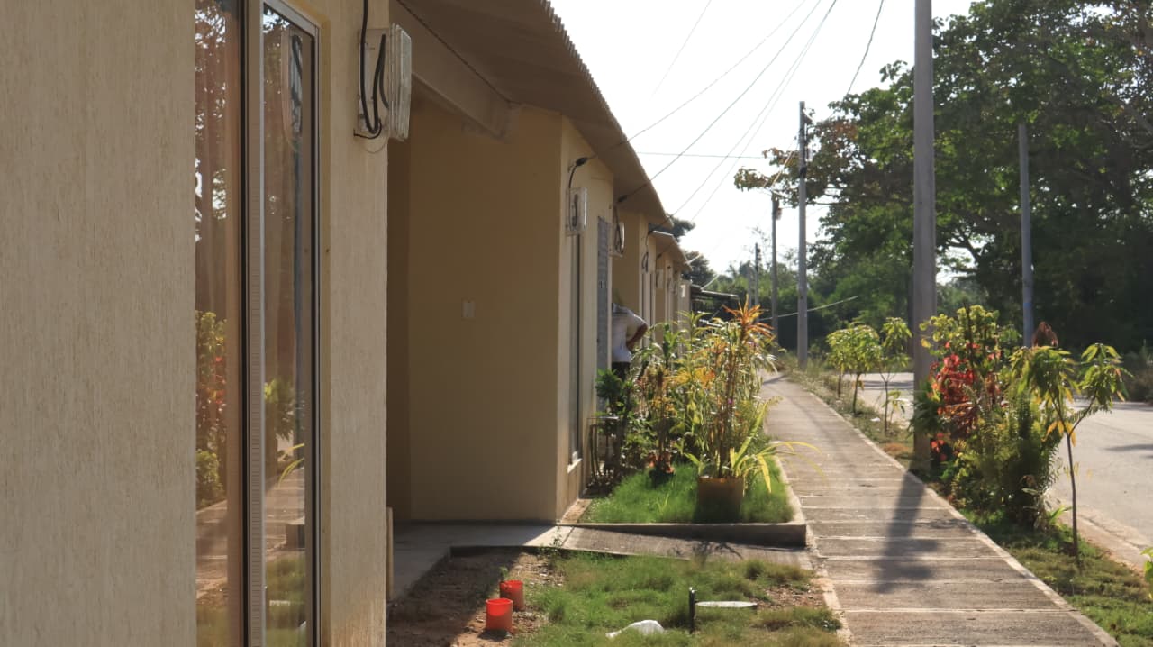 FOTOGRAFIA COMUNICADO BENEFICIARIOS DE VIVIENDA CESAR 01