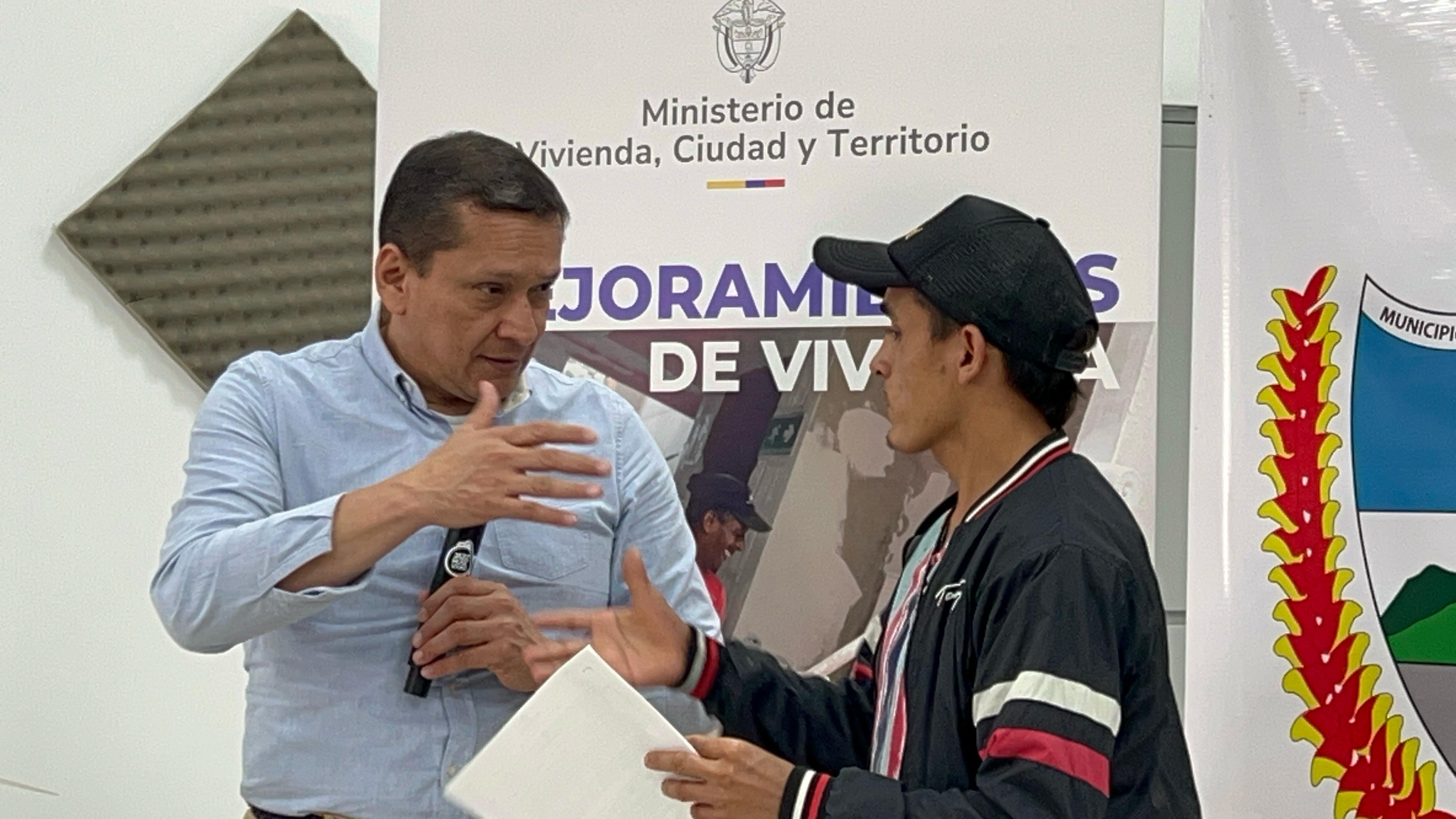 FOTOGRAFÍA INICIA PROYECTO DE MEJORAMIENTOS DE VIVIENDA PARA EL CORAZÓN DEL CATATUMBO