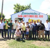 FOTOGRAFIA EQUIPO DE DIRECCIÓN DE POLÍTICA Y REGULACIÓN DEL MINISTERIO DE VIVIENDA EN PLATO MAGDALENA
